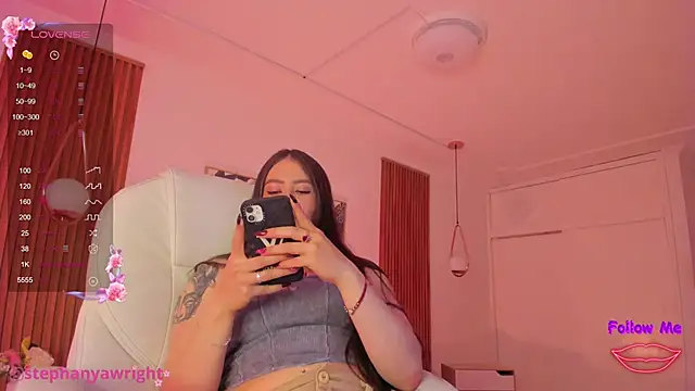 TiffanyWright online show from February 14, 2025, 1:18 pm