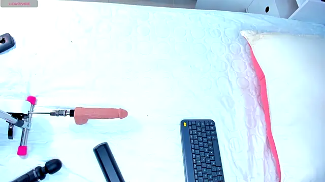 Snapshot of CintiaVega chatting on February 4, 2025, 11:49 am CintiaVega online show from February 4, 2025, 11:49 am