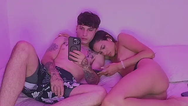 Snapshot of Nicky_and_Blake chatting on December 7, 2024, 3:58 am Nicky and Blake online show from December 7, 2024, 3:58 am