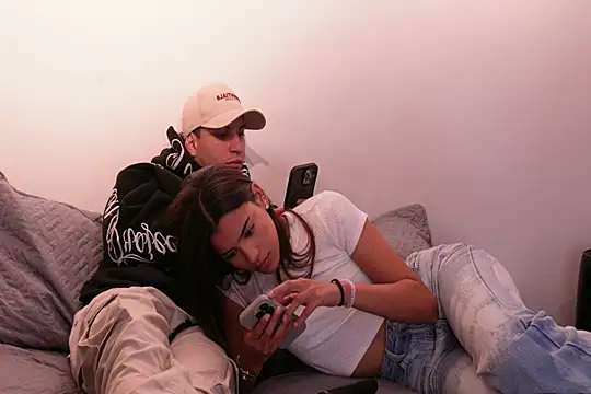 Snapshot of Nicky_and_Blake chatting on March 3, 2025, 12:15 am Nicky and Blake online show from March 3, 2025, 12:15 am