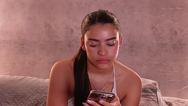 Snapshot of Nicky_and_Blake chatting on December 3, 2025, 3:32 pm Nicky and Blake online show from December 3, 2025, 3:32 pm