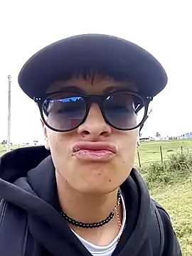 Cuervo maniaco online show from February 21, 2025, 3:54 pm