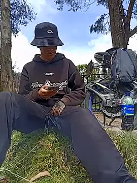 Cuervo maniaco online show from December 18, 2025, 4:35 pm