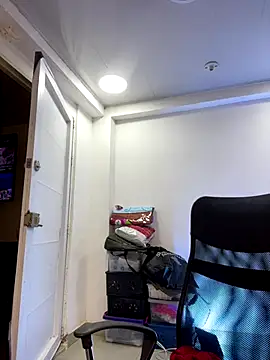 AnnbellaRosse online show from December 18, 2025, 4:57 pm