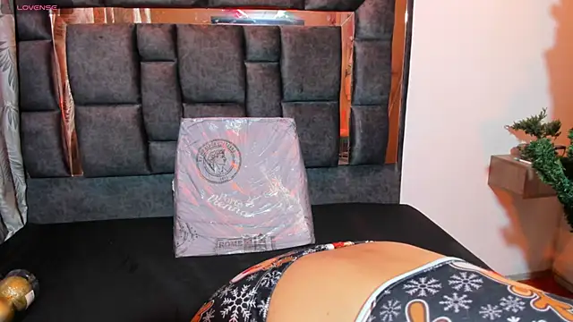 Snapshot of AmbeerBecker chatting on December 5, 2025, 4:32 am AmbeerBecker online show from December 5, 2025, 4:32 am