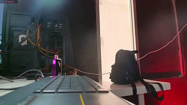 Snapshot of TifanyWhite_ chatting on March 5, 2025, 8:00 pm TifanyWhite online show from March 5, 2025, 8:00 pm