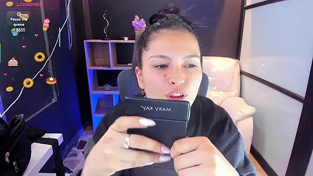 Snapshot of TifanyWhite_ chatting on March 20, 2025, 8:40 pm TifanyWhite online show from March 20, 2025, 8:40 pm