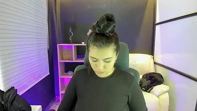 Snapshot of TifanyWhite_ chatting on March 22, 2025, 8:26 pm TifanyWhite online show from March 22, 2025, 8:26 pm