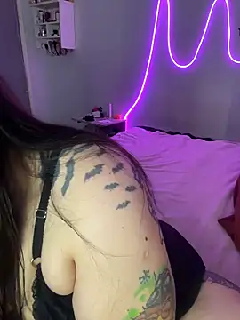 Mizztikaa online show from November 17, 2025, 6:57 pm