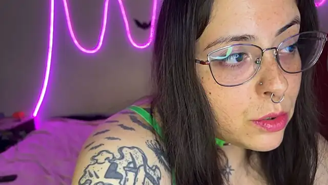 Mizztikaa online show from November 25, 2025, 9:26 pm