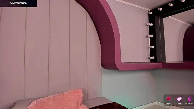 morganlake  online show from November 26, 2025, 12:33 am