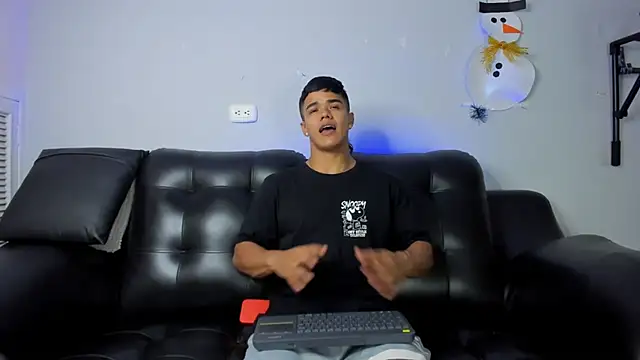 Rob saenz  online show from December 24, 2024, 2:01 pm