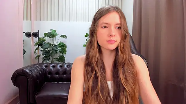 MaryannSoftt online show from March 21, 2025, 3:24 pm