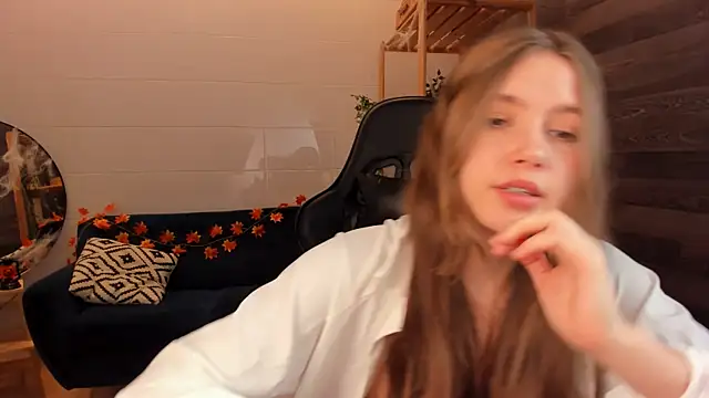 MaryannSoftt online show from October 26, 2025, 3:40 pm