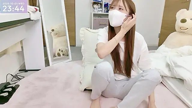 Snapshot of -SHINON- chatting on October 1, 2025, 2:45 pm -SHINON- online show from October 1, 2025, 2:45 pm