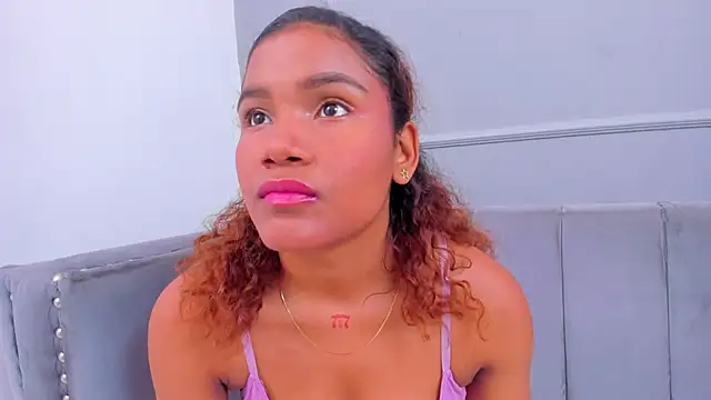 Snapshot of Isabellsmmith chatting on January 11, 2025, 6:56 am Isabellsmmith online show from January 11, 2025, 6:56 am
