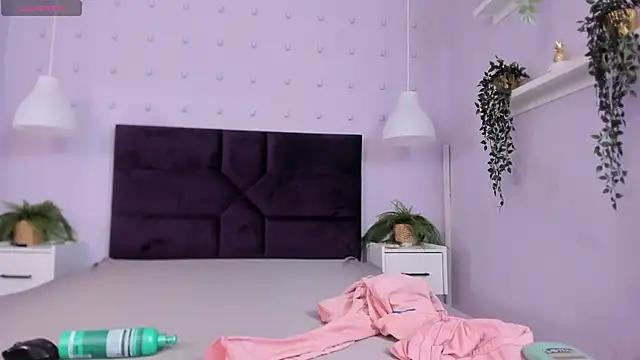 Isabellsmmith online show from November 28, 2025, 11:46 am