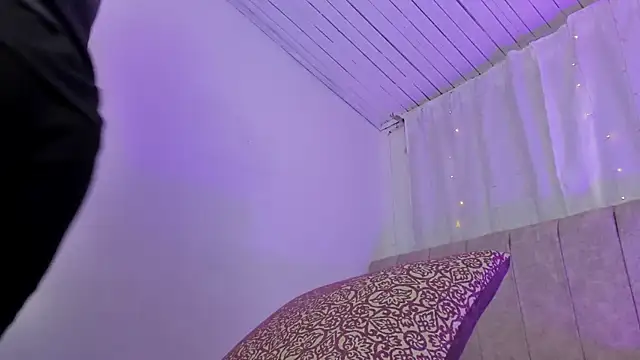 Snapshot of Zara_dulce chatting on January 21, 2025, 12:07 pm Zara dulce online show from January 21, 2025, 12:07 pm