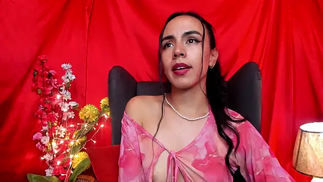 Snapshot of Zara_dulce chatting on February 3, 2025, 10:32 pm Zara dulce online show from February 3, 2025, 10:32 pm