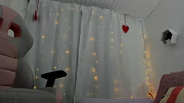 Snapshot of Zara_dulce chatting on February 7, 2025, 12:06 pm Zara dulce online show from February 7, 2025, 12:06 pm