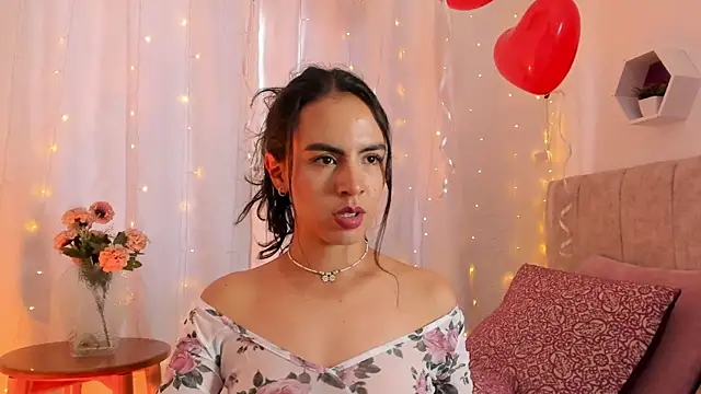 Snapshot of Zara_dulce chatting on February 20, 2025, 4:03 pm Zara dulce online show from February 20, 2025, 4:03 pm