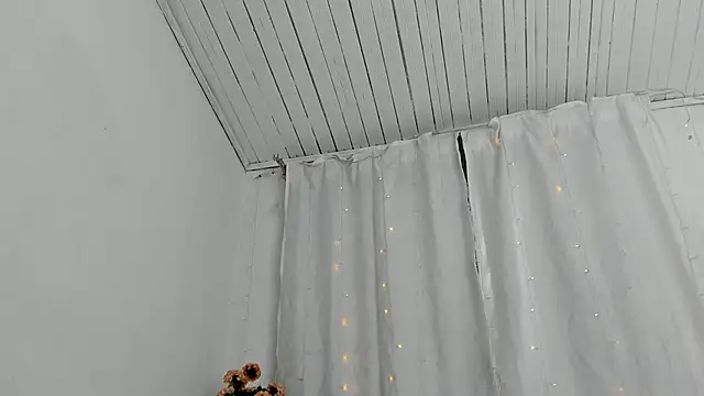 Snapshot of Zara_dulce chatting on February 27, 2025, 12:02 pm Zara dulce online show from February 27, 2025, 12:02 pm
