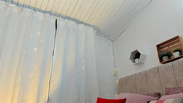 Snapshot of Zara_dulce chatting on March 5, 2025, 12:11 pm Zara dulce online show from March 5, 2025, 12:11 pm