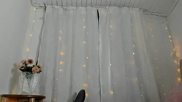 Snapshot of Zara_dulce chatting on March 19, 2025, 12:12 pm Zara dulce online show from March 19, 2025, 12:12 pm