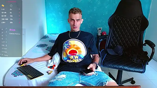 bray hotboy777 online show from January 9, 2025, 4:17 pm