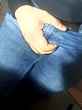 Snapshot of franko1987 chatting on March 7, 2025, 4:35 am franko1987 online show from March 7, 2025, 4:35 am