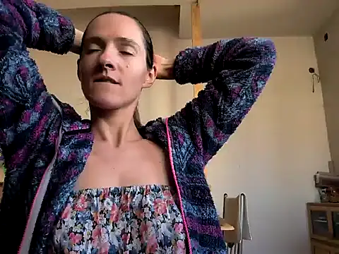 Snapshot of Milky_hairy_mommy chatting on February 11, 2025, 11:10 am Milky hairy mommy online show from February 11, 2025, 11:10 am