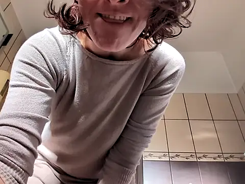 Snapshot of Milky_hairy_mommy chatting on September 29, 2025, 6:51 am Milky hairy mommy online show from September 29, 2025, 6:51 am