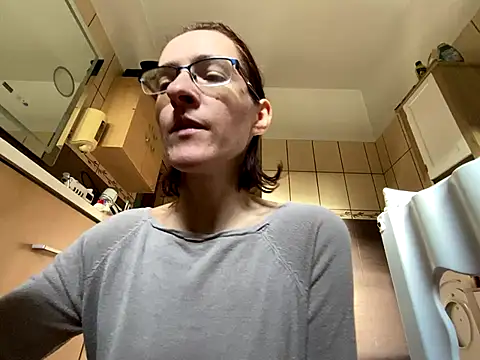 Snapshot of Milky_hairy_mommy chatting on October 13, 2025, 6:46 am Milky hairy mommy online show from October 13, 2025, 6:46 am