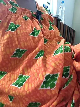 Snapshot of Tamil--Rani chatting on February 6, 2025, 9:53 am Tamil--Rani online show from February 6, 2025, 9:53 am