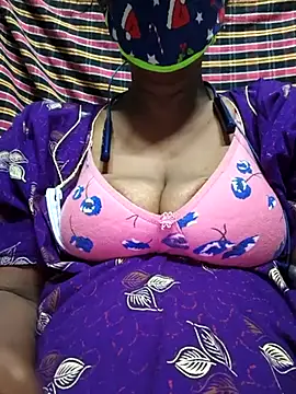 Snapshot of Tamil--Rani chatting on March 8, 2025, 8:14 pm Tamil--Rani online show from March 8, 2025, 8:14 pm