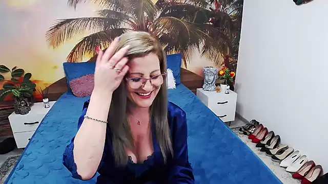 Snapshot of eviajoness chatting on February 16, 2025, 4:42 am eviajoness online show from February 16, 2025, 4:42 am