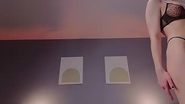 Snapshot of Adelheidd chatting on March 7, 2025, 12:23 pm Adelheidd online show from March 7, 2025, 12:23 pm