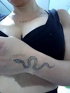 Snapshot of Magica_lorena chatting on October 8, 2025, 12:47 pm Magica lorena online show from October 8, 2025, 12:47 pm