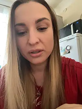 Snapshot of OlgaBuzzz chatting on February 6, 2025, 3:48 am OlgaBuzzz online show from February 6, 2025, 3:48 am