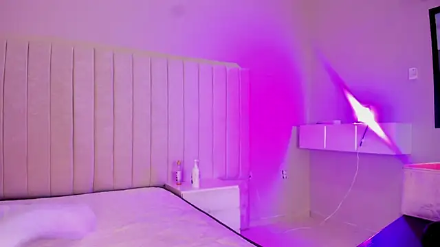 Snapshot of Littleolivia_ chatting on December 3, 2025, 12:36 pm Littleolivia online show from December 3, 2025, 12:36 pm