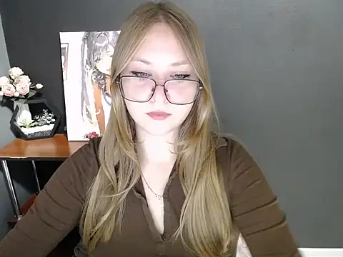 Snapshot of lady_minx chatting on October 14, 2025, 6:36 am lady minx online show from October 14, 2025, 6:36 am