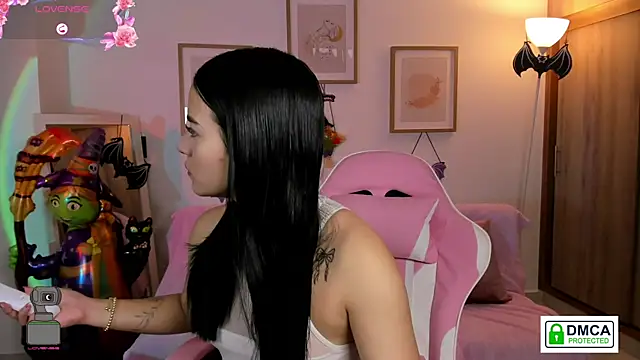 Veronica isaza   online show from October 7, 2025, 12:46 pm