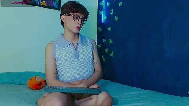 arnold laurent  online show from December 15, 2025, 8:40 am