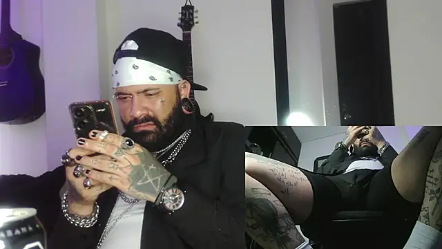 Snapshot of darkclothes chatting on December 25, 2024, 7:34 pm darkclothes online show from December 25, 2024, 7:34 pm