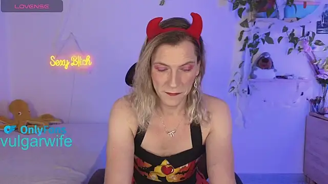 Snapshot of vulgar_wife chatting on October 26, 2025, 4:46 pm vulgar wife online show from October 26, 2025, 4:46 pm