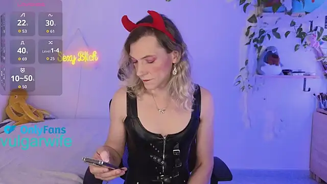 Snapshot of vulgar_wife chatting on November 2, 2025, 1:24 pm vulgar wife online show from November 2, 2025, 1:24 pm