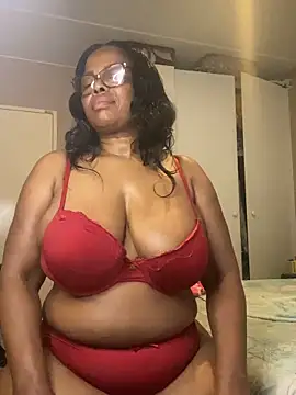 Snapshot of Nomthie chatting on November 29, 2025, 4:32 pm Nomthie online show from November 29, 2025, 4:32 pm