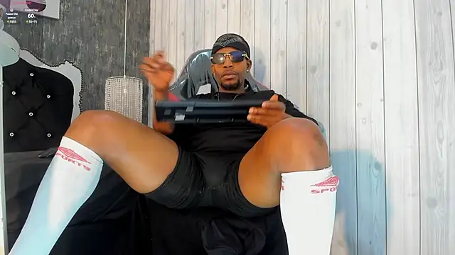 Snapshot of RicoBrown777_ chatting on January 29, 2025, 3:44 am RicoBrown777 online show from January 29, 2025, 3:44 am