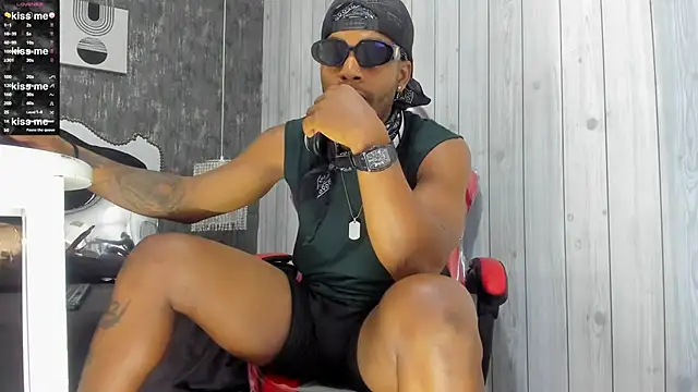 Snapshot of RicoBrown777_ chatting on February 20, 2025, 4:07 am RicoBrown777 online show from February 20, 2025, 4:07 am