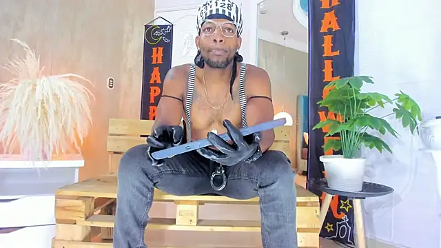 Snapshot of RicoBrown777_ chatting on October 31, 2025, 4:46 am RicoBrown777 online show from October 31, 2025, 4:46 am